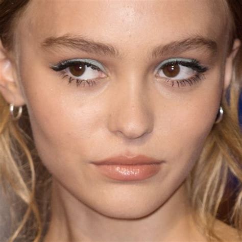 Lily Rose Depps Makeup Photos And Products Steal Her Style In 2022 Lily Rose Depp Lily Rose