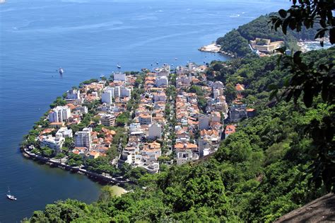 Bairro Da Urca No Rio De Janeiro O Lar De Um Dos Principais Cartões
