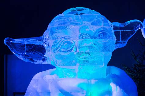 The Frost Awakens Star Wars Ice Sculptures Enchant Fans Photos The