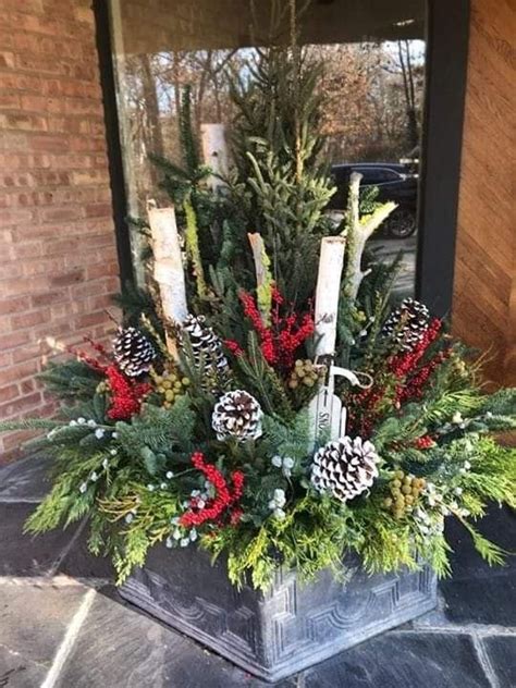 Pin By Janie Hardy Grissom On Christmas Arrangements Outside