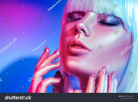High Fashion Model Woman Colorful Bright Stock Photo Edit Now 1109604029