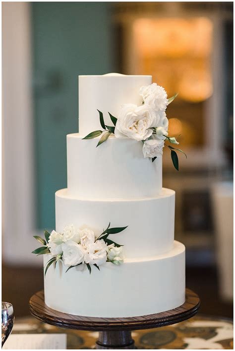 Simple Classic Wedding Cake Classic Wedding Cake Simple Wedding Cake
