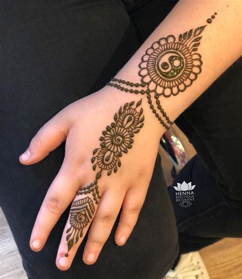 Top 10 Latest Mehndi Stencils Designs Simple Henna Simple Henna
