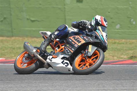 Ktm Rc Cup In Pista Con Lovino