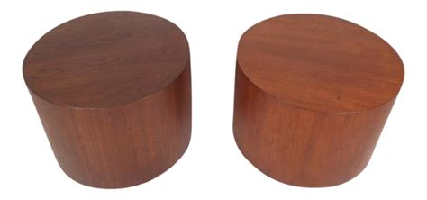 Mid Century Modern Round Walnut End Tables A Pair Chairish