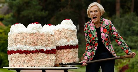 this is how the great british bake off s mary berry rose to become queen of baking mirror online
