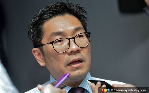 Sim tze tzin is the strategy director from parti keadilan rakyat, and the current member of parliament for bayan baru, penang. Menteri tak campur urusan pemberian tender MOA, kata Sim ...
