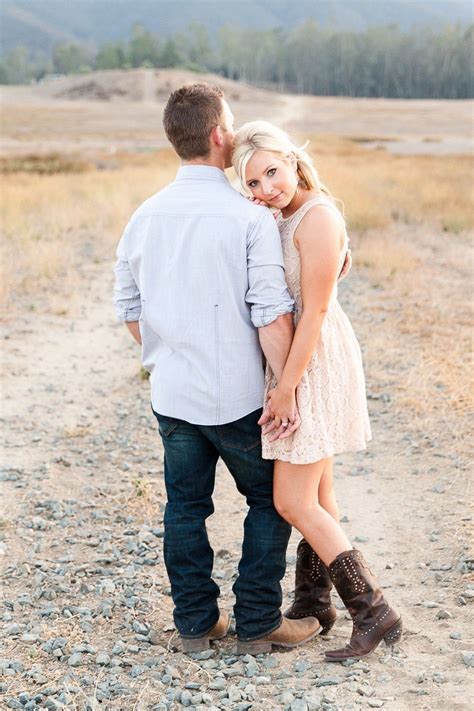 55 Best Engagement Poses Inspirations For Sweet Memories 026