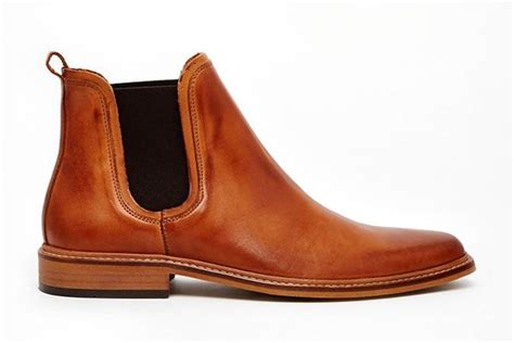 21 Best Chelsea Boots For Men That Go With Everything 2023