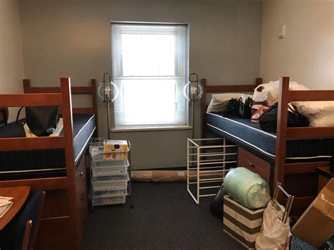 Photos Two College Freshmen Gave Their Dorm Room A Beautiful Makeover