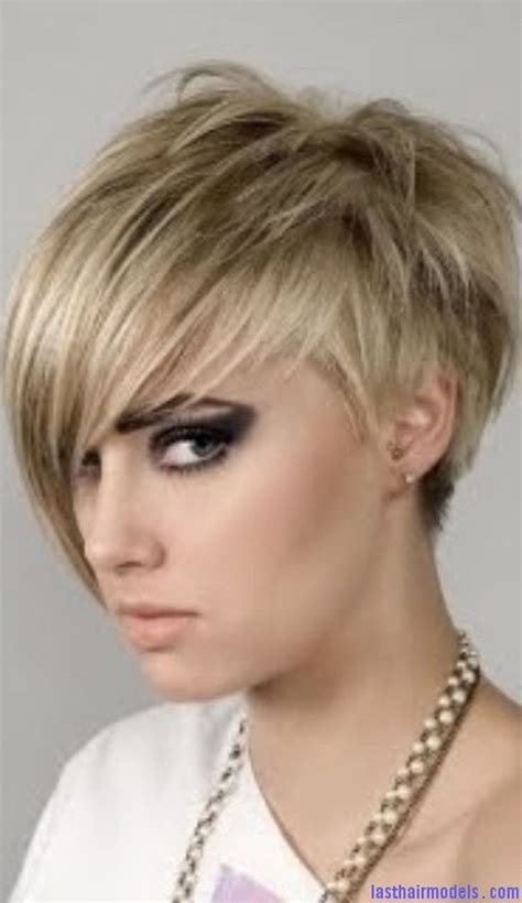For a wild look opt for ash gray pixie hairdo. Funky short pixie haircut with long bangs ideas 2 ...