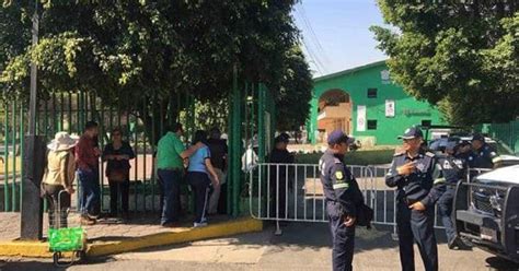 Un juez de control determinó vincular a proceso a andrés n , presunto feminicida serial de atizapán , en una audiencia de juicio oral que se lleva al cabo en tlalnepantla. Con gritos, expresan repudio contra pareja feminicida ...