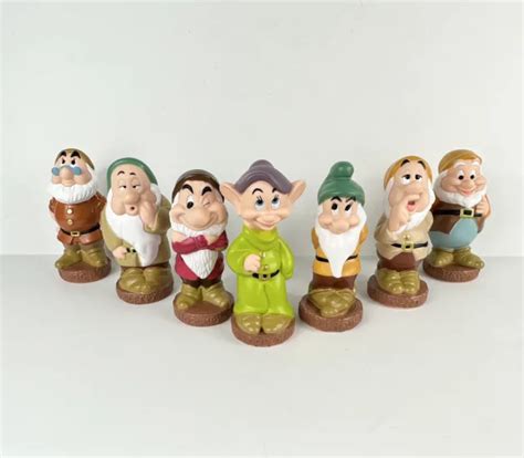 Walt Disney Snow White And The Seven Dwarfs Figure Dwarfs Set Vintage