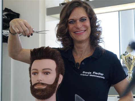 Keine zeit zum friseur zu gehen? 33 Best Photos Friseur Der Nach Hause Kommt - Friseure Im ...