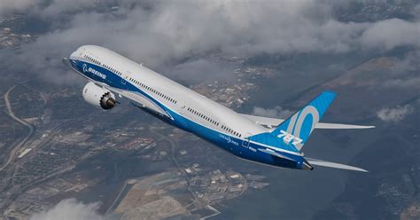 Flyingphotos Magazine News Boeing 787 10 Dreamliner Completes First Flight