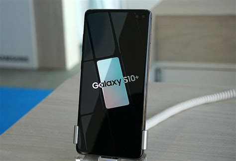Mar 01, 2019 · galaxy s10. Galaxy S10: Insert/Remove SIM & SD Card