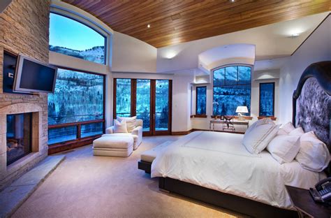 A Look At Some Master Bedrooms With Amazing Views Homes Of The Rich