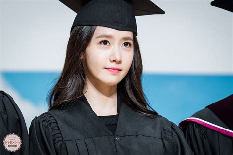 Yoona Snsd Graduation Dongguk University 소녀시대 소녀 윤아