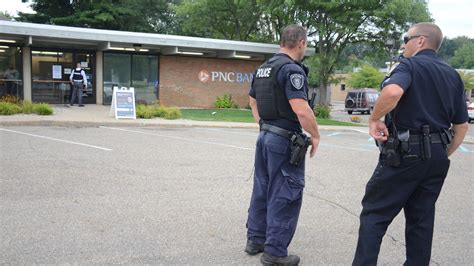 Police Search For Suspect In Tuesday Morning Battle Creek Bank Robbery