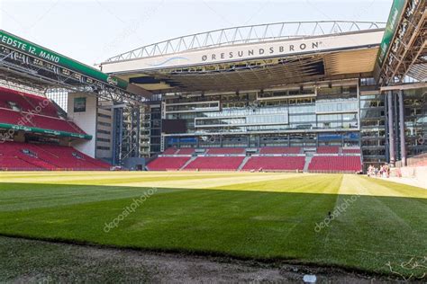 Jun 13, 2021 · voor belgische fans die niet volledig gevaccineerd zijn of de voorbije zes maanden corona hebben opgelopen, is het quasi onmogelijk om donderdag de match v. Parken Stadion in Kopenhagen - Redactionele stockfoto ...