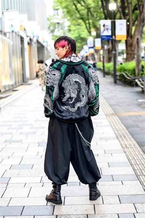 The Best Street Style At Tokyo Fashion Week Spring 2022 In 2022 Japan