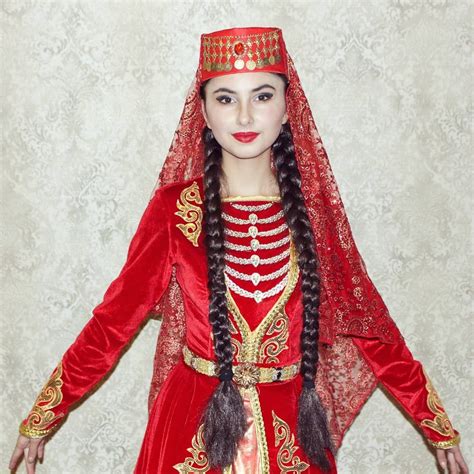 Azerbaijan Traditional Garment Азербайджанский национальный костюм