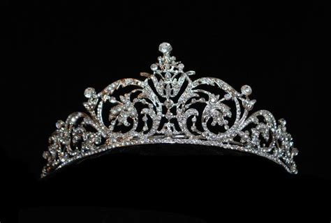 Sarah Fergusons Wedding Tiara Royalty Crowns Drag Queens Pin
