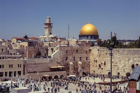 Premium Photo Jerusalem Western Wall And Al Aqsa Mosque View