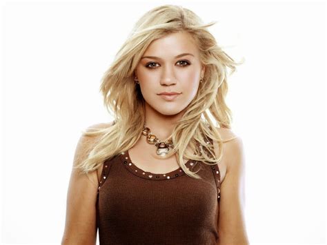 I sing & write sometimes, coach on @nbcthevoice sometimes. Kelly Clarkson Wallpapers ~ HD WALLPAPERS