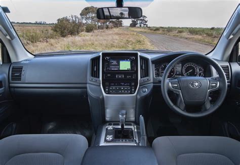 The redesigned new land cruiser (300 series), the successor to the 200 series that debuted in 2007, is a station wagon model. 2019 Toyota LandCruiser 200 Series updates announced for ...