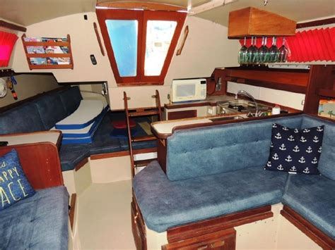 1988 Catalina 30 Sail Boat For Sale