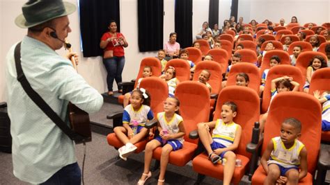 Contadores De História Realizam Apresentação Para 60 Crianças De Escolas Municipais Prefeitura