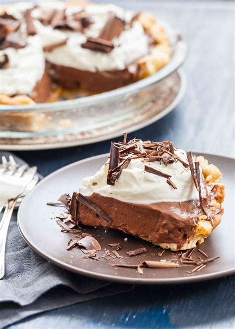 Easy Chocolate Cream Pie Recipe
