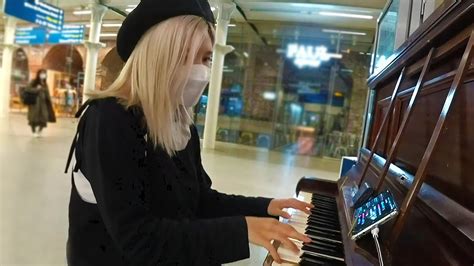 Korean Girl Playing On A Public Piano Youtube