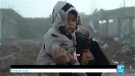 Mosul Civilians Flee In Their Thousands From Besieged City Youtube