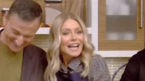 Lives Kelly Ripa Rips Producer For ‘breathing Down Her Neck And