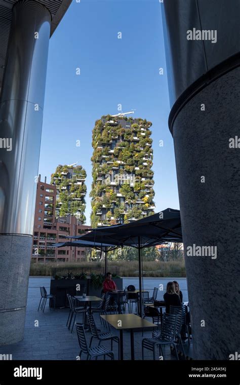 The Vertical Forest Bosco Verticale Skyscraper In Porta Nuova