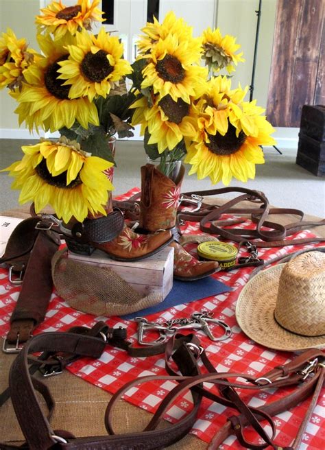 Entry table decor #cowboy #western | Texas table decor, Western table