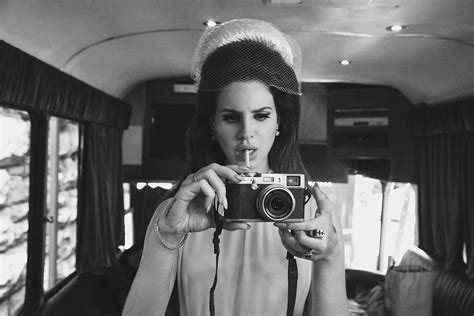 B S U T P Lo I C A Laptop Wallpaper Lana Del Rey Si U P T I Mi N Ph