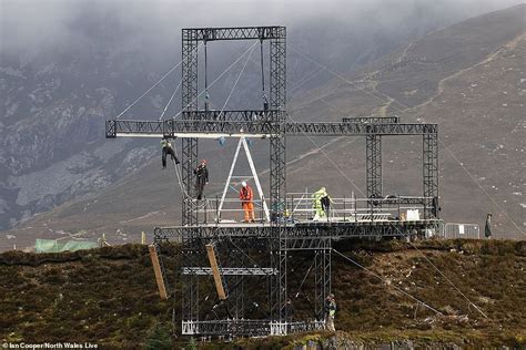 Enormous Bungee Platform Is Set Up Near Im A Celeb Site In Wales
