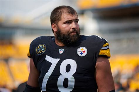 Heres The One Pittsburgh Steeler Who Stood During Todays National