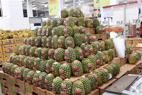 Dark eyes, soft spots, and yellowed leaves are all indicators of a pineapple way past its prime. Peel and Cut a Pineapple in 10 seconds - Dole's Machine ...