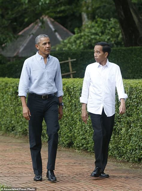 Obama Makes Nostalgic Trip To His Indonesia Childhood Home Daily Mail