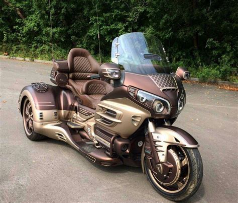 Know engine specs, safety and technical features, and dimensions at our dedicated variant pages. Goldwing Trike | Trike motorcycle, Goldwing trike, Harley ...