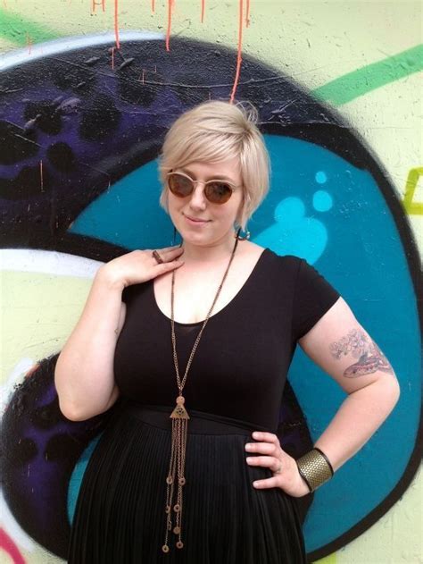 This is an excellent short haircut idea for fat women. Fat girls can rock short hair too! | Solving baldness and ...
