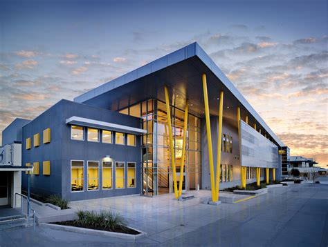 Edifício Acadêmico Da Edison High School Darden Architects