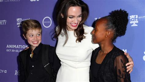 Angelina Jolie Shiloh I Zahara Na Premierze Filmu Plejadapl