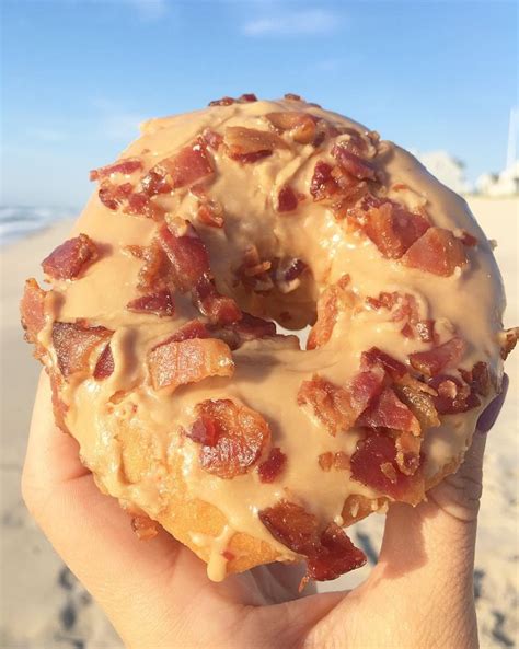 Maple Bacon Donut Bit Ly 29ezb0x Food Foodie Amazing Cakes