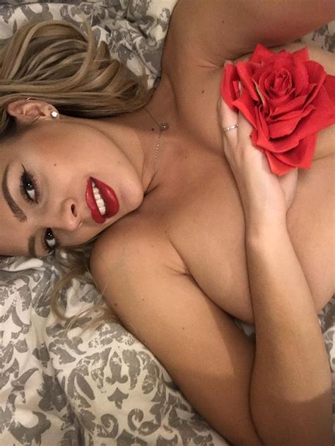 Glamour Model Danielle Sellers Topless Private Pics From Her Bed Scandal Planet