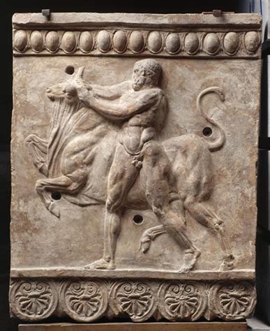 Heracles fled to the oracle of delphi who was guided by hera unbeknownst to heracles. Héraclès rapporte donc le taureau à Argos et le présente à ...